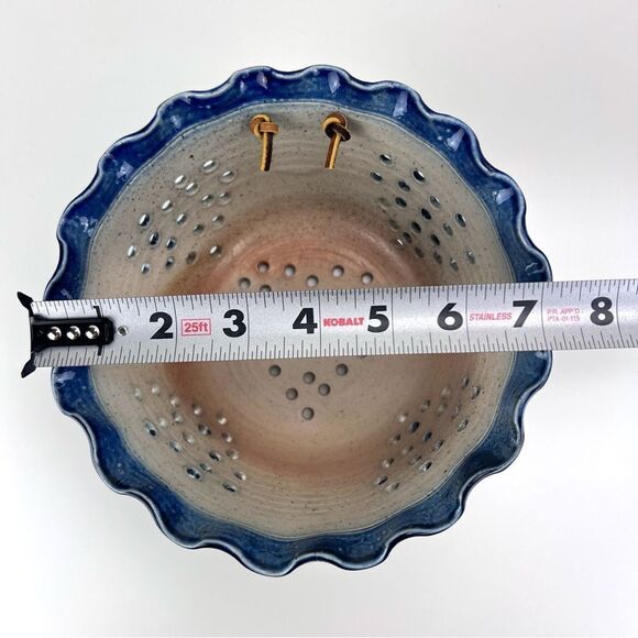 Salt of Thee Earth Pottery Guernsey Ohio Berry Heart Scalloped Edge Bowl Signed - Picture 9 of 10